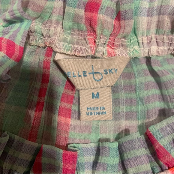 Belle sky sleeveless blouse size medium - Picture 3 of 6